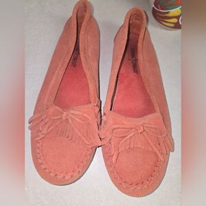 Minnetonka Women's Moccasins in Dull Orange Size 7